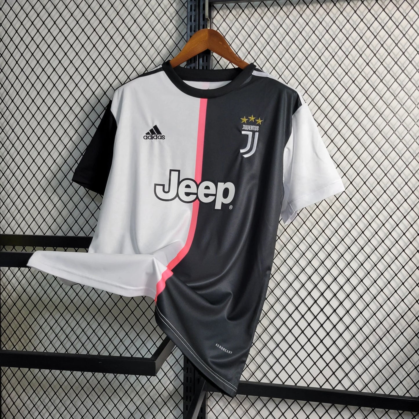 RETRO MAILLOT JUVENTUS BLACK AND WHITE HOME 2019-2020